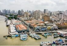 Vista aérea de Belém (PA), destacando infraestrutura urbana e possíveis áreas de hospedagem para a COP30