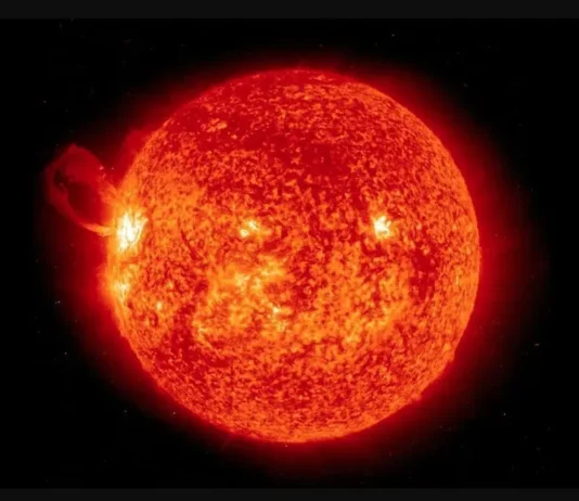 Material lançado pelo Sol após erupção atingirá a Terra • Nasa