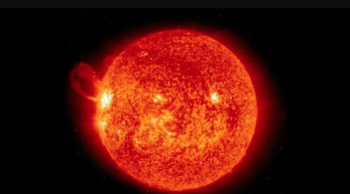 Material lançado pelo Sol após erupção atingirá a Terra • Nasa